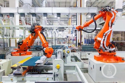 制造业高质量发展进行时 | 海尔“智能+5G”互联工厂 重庆样本驱动产业变革，实现用工下降30%、产能提升125%